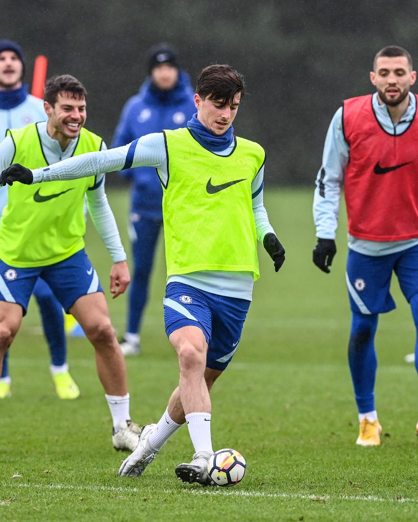 Chelsea's Mason Mount training with mini balls